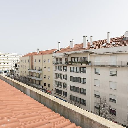 Charming Apartment Tram 28 Lisbon Exterior photo