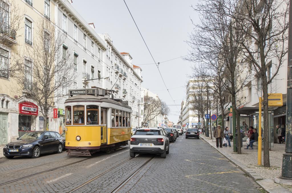 Charming Apartment Tram 28 Lisbon Exterior photo